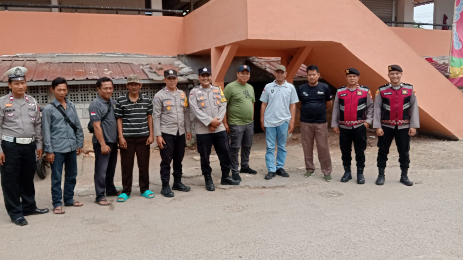 Polsek Bantargebang Laksanakan Patroli ke Central Ekonomi Pasar Bantargebang