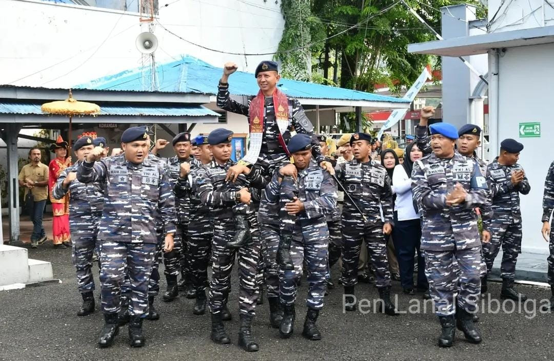 Lanal Sibolga Laksanakan Tradisi Penyambutan dan Sekaligus Entry Briefing Komandan Lanal Sibolga