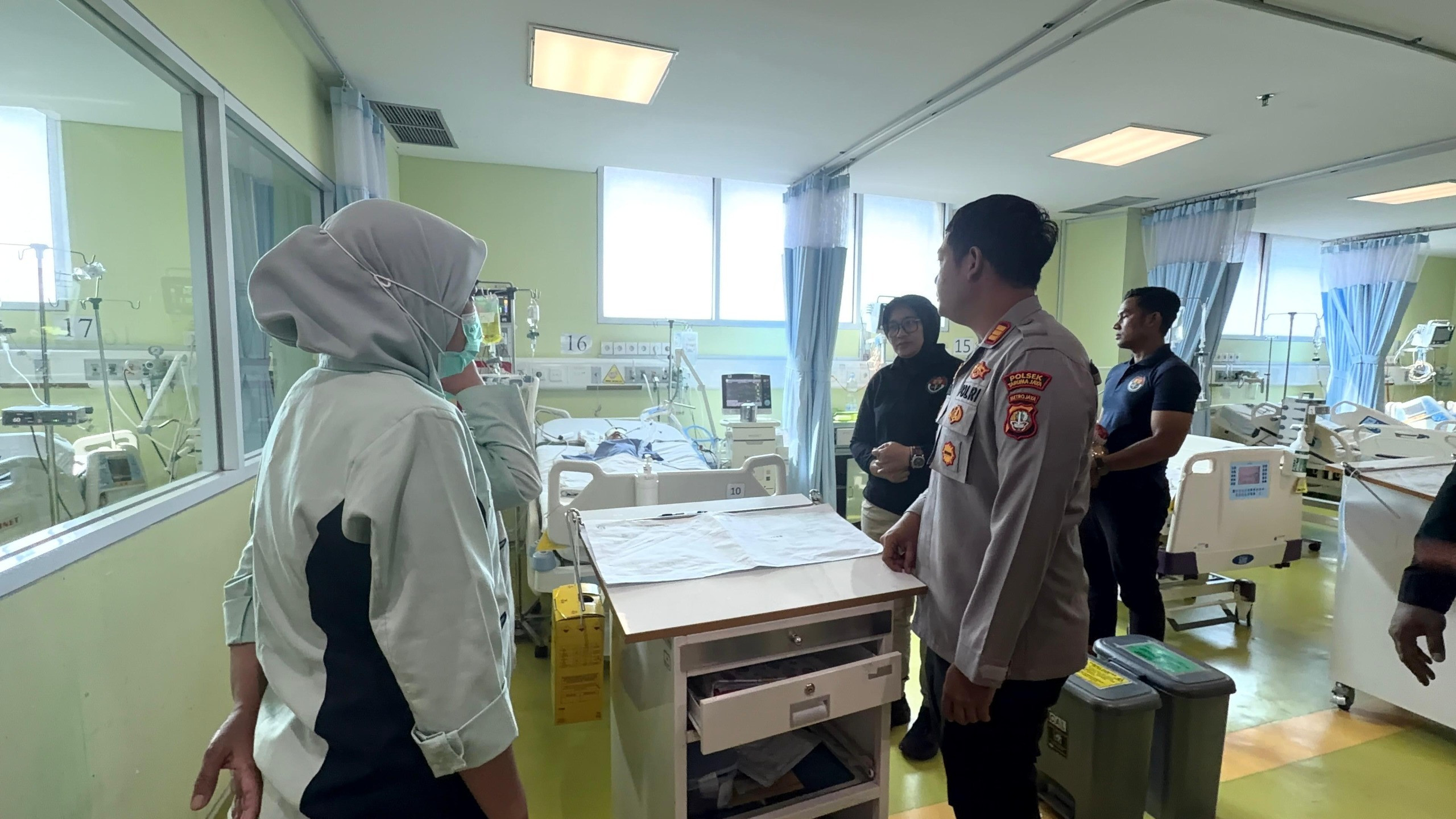 Di Tengah Perawatan Intensif, Polri Hadir Menguatkan Keluarga Korban Kekerasan Anak