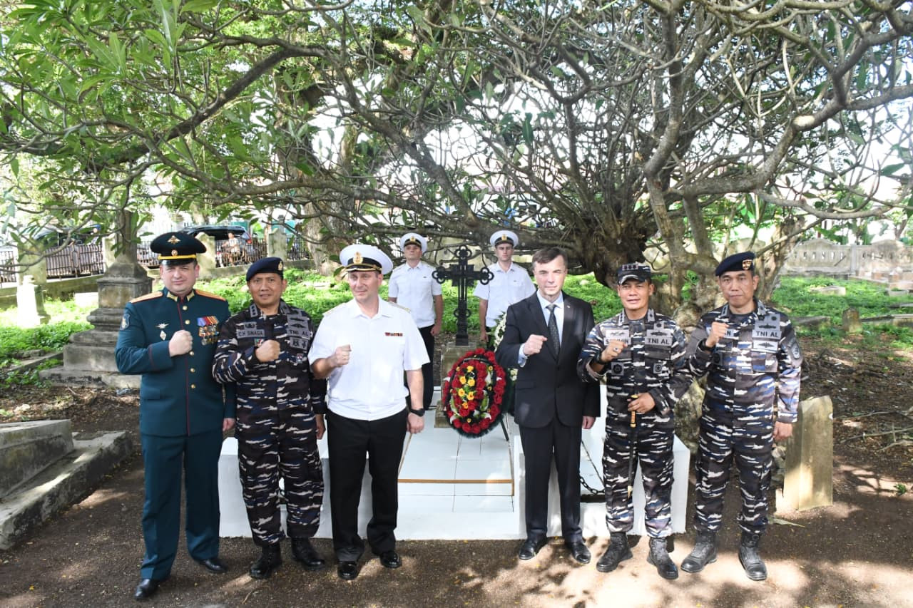 Danlanal Sabang Sambut Kedatangan Duta Besar dan Atase Pertahanan Rusia, serta Crew Kapal Perang RFS Marshal Shaposhnikov-543