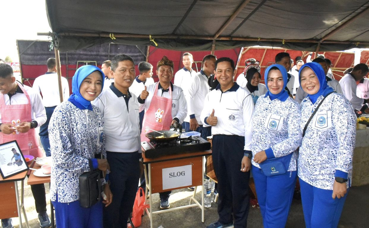 Semarakkan HUT Ke-80 Kemerdekaan RI, Danlanal Bintan Ikuti Olahraga Bersama di Kodaeral IV Batam