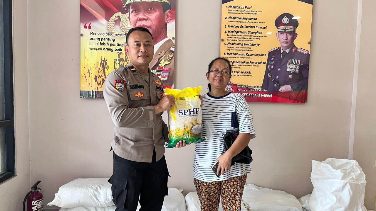 Polsek Kelapa Gading Gelar Gerakan Pangan Murah, Sediakan Beras SPHP untuk Warga