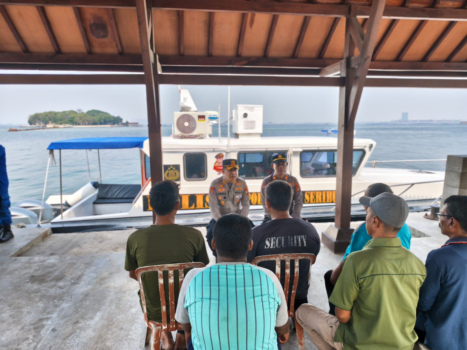Kapolres Kepulauan Seribu Pimpin Jaga Jakarta On The Spot di Pulau Pramuka, Warga Diajak Manfaatkan Layanan Polisi 110