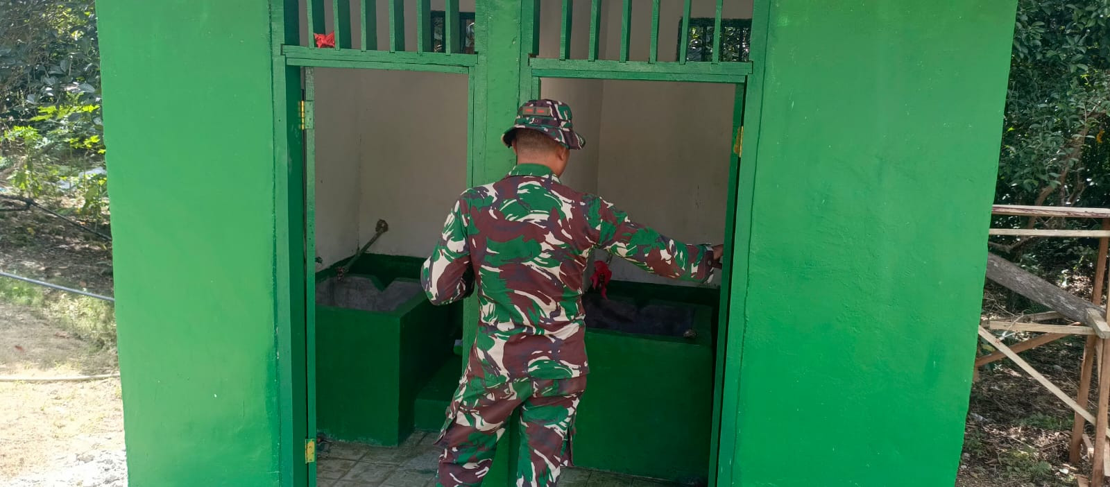 TMMD Ke-129 Kodim 1807/Sorong Selatan Rampungkan Rehab 5 Unit MCK, Tingkatkan Kualitas Sanitasi Warga Kampung Sesor