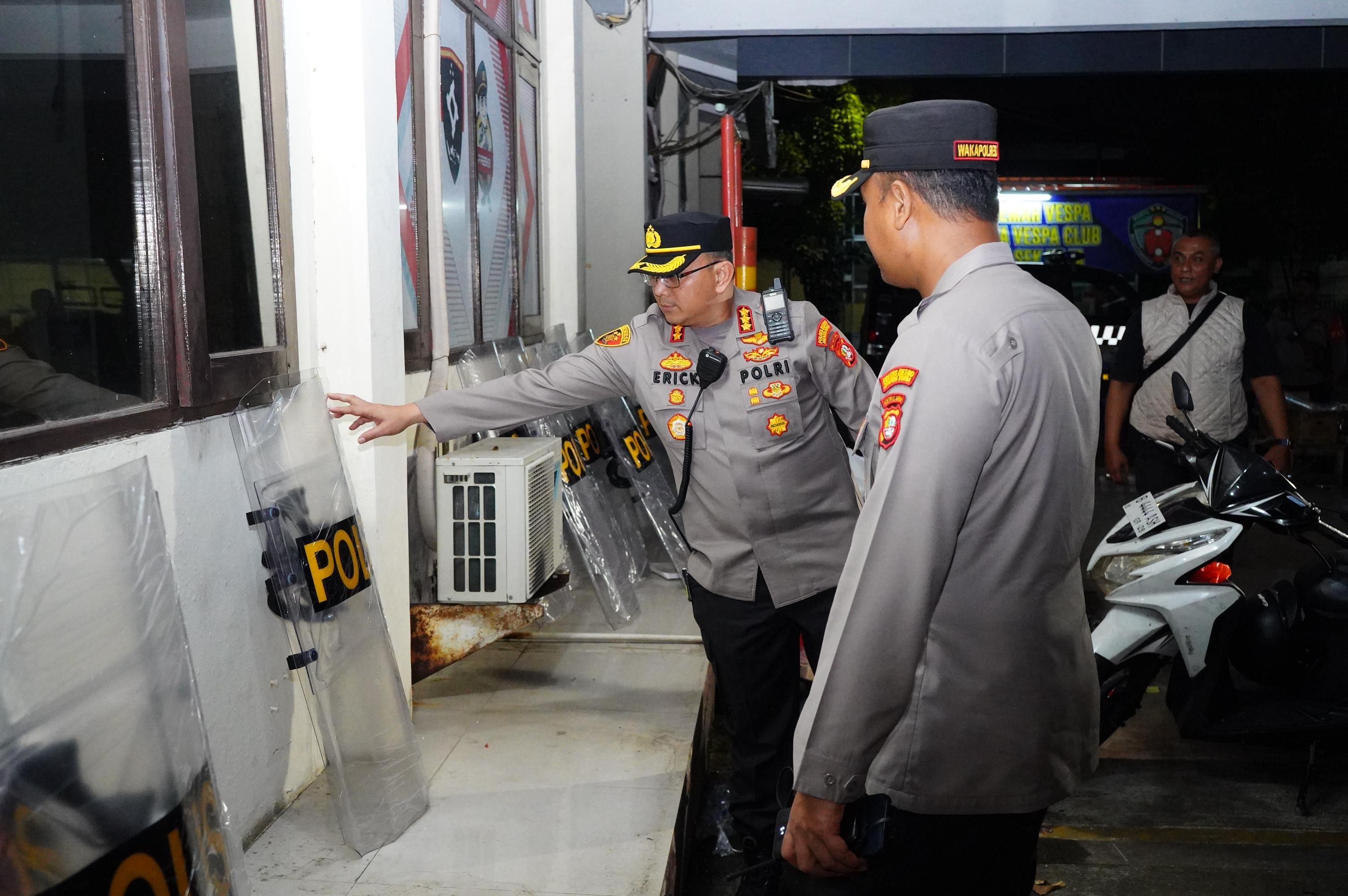 Kapolres Metro Jakarta Utara Tinjau Kesiapan Personel di Polsek Koja