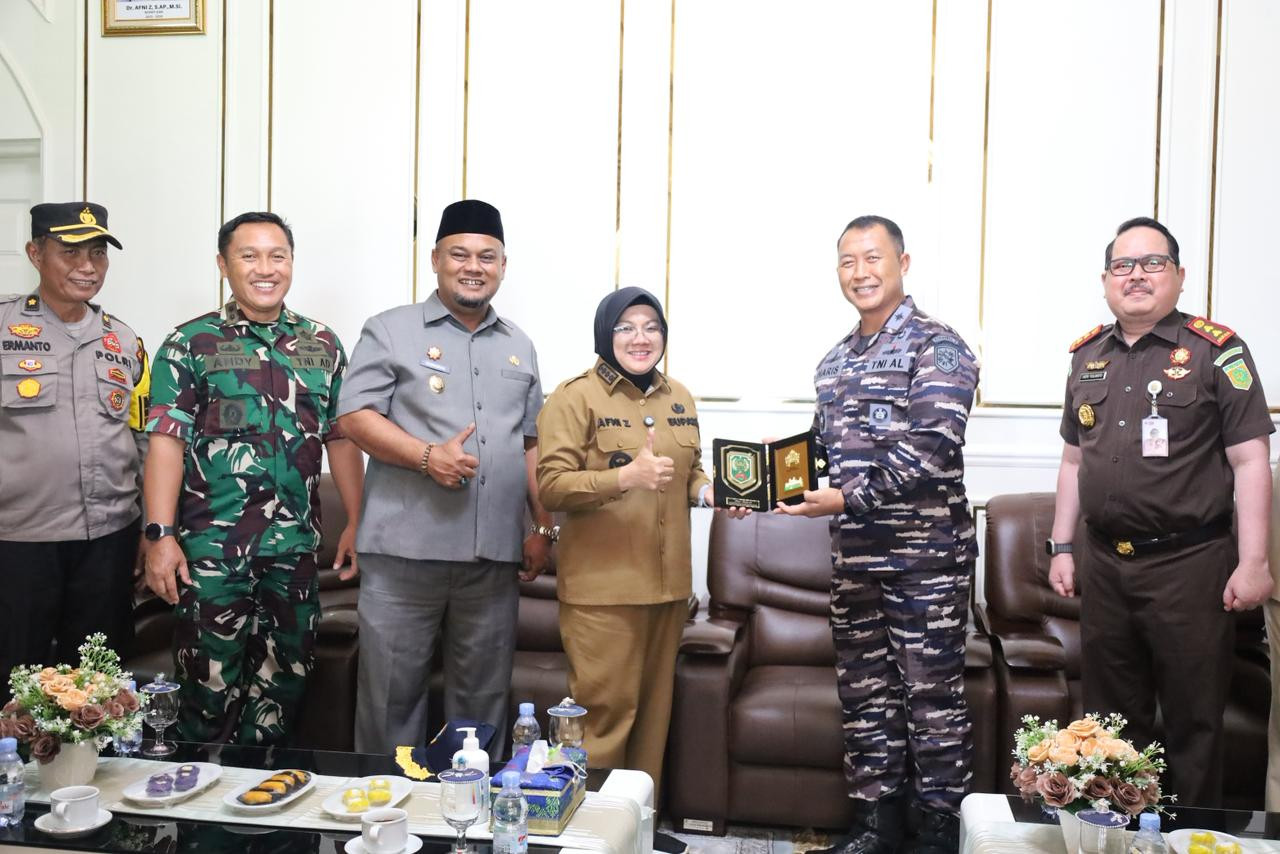 Perkuat Diplomasi Maritim di Negeri Istana, Danlanal Dumai Tegaskan Komitmen Kerjasama Dengan Pemerintah Kabupaten Siak