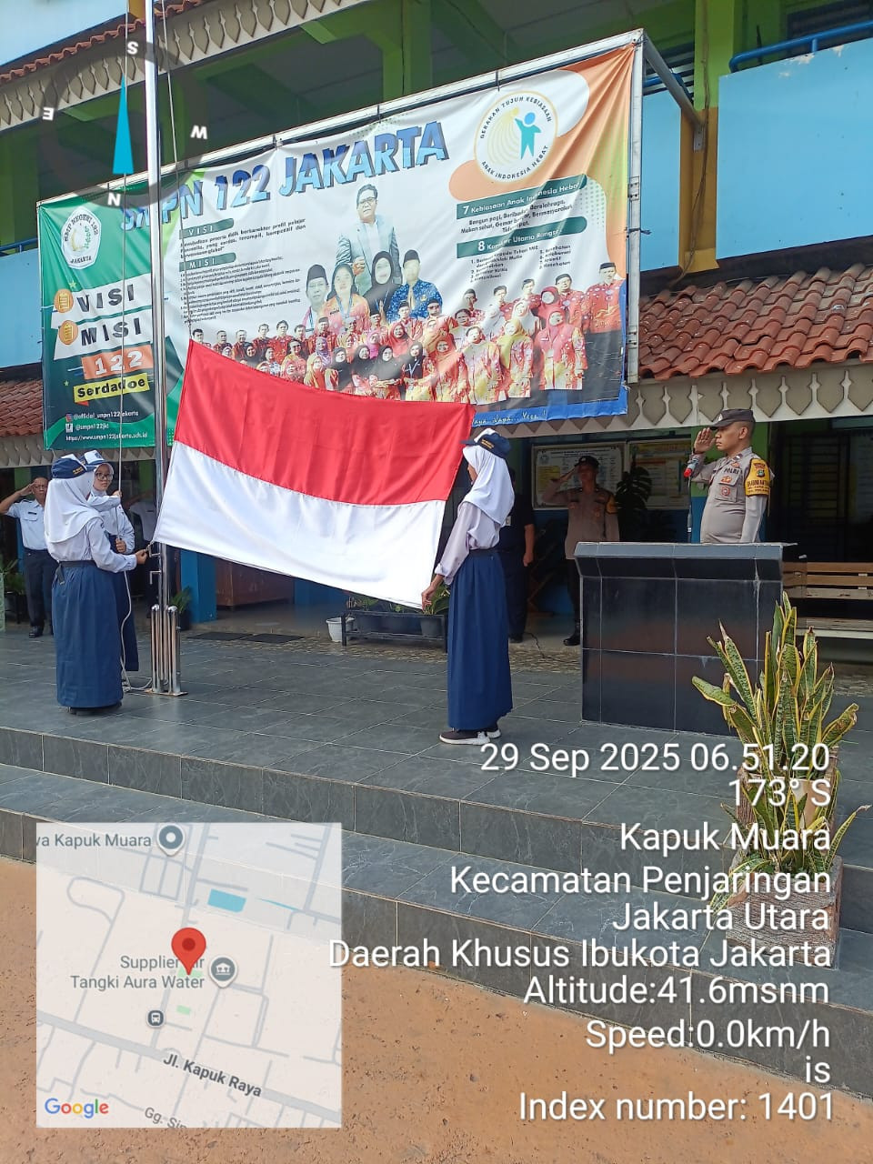 Police Go to School, Polsek Metro Penjaringan Tanamkan Nilai Positif kepada Siswa SMPN 122