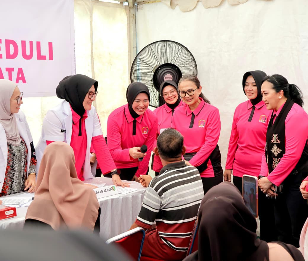 Bhayangkari Turunkan 74 Nakes dalam Bakkes di Aceh Tamiang, Sediakan Cek Lab hingga Operasi Katarak Gratis