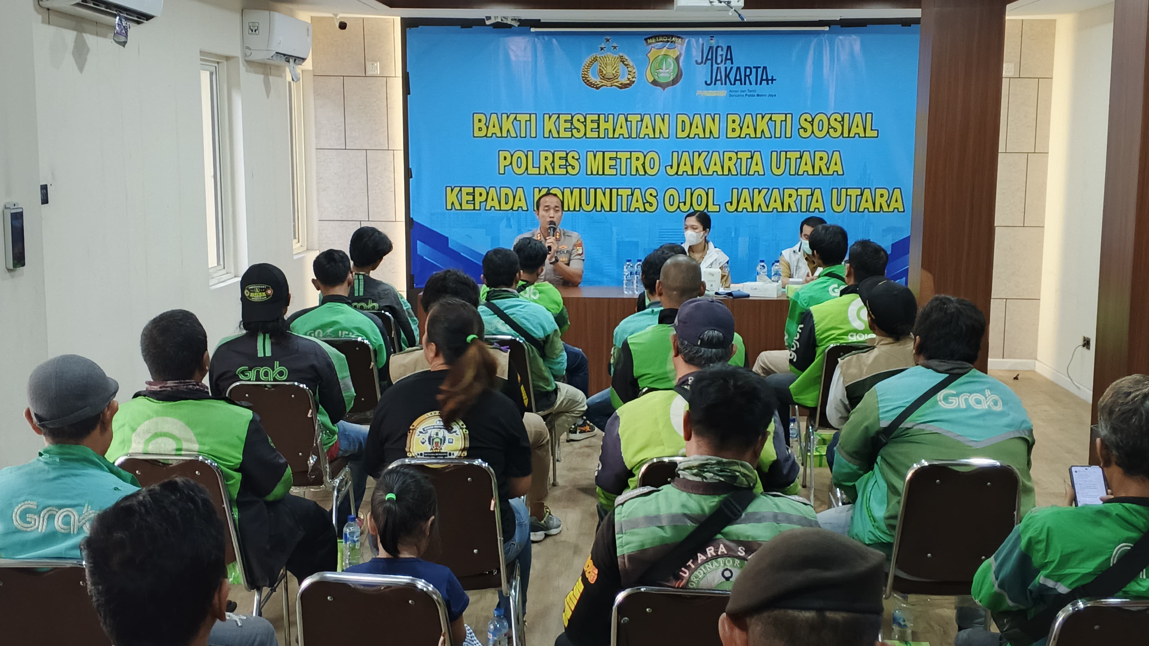 Bhakti Kesehatan dan Bhakti Sosial Polsek Metro Penjaringan Bersama Komunitas Ojol Jakut