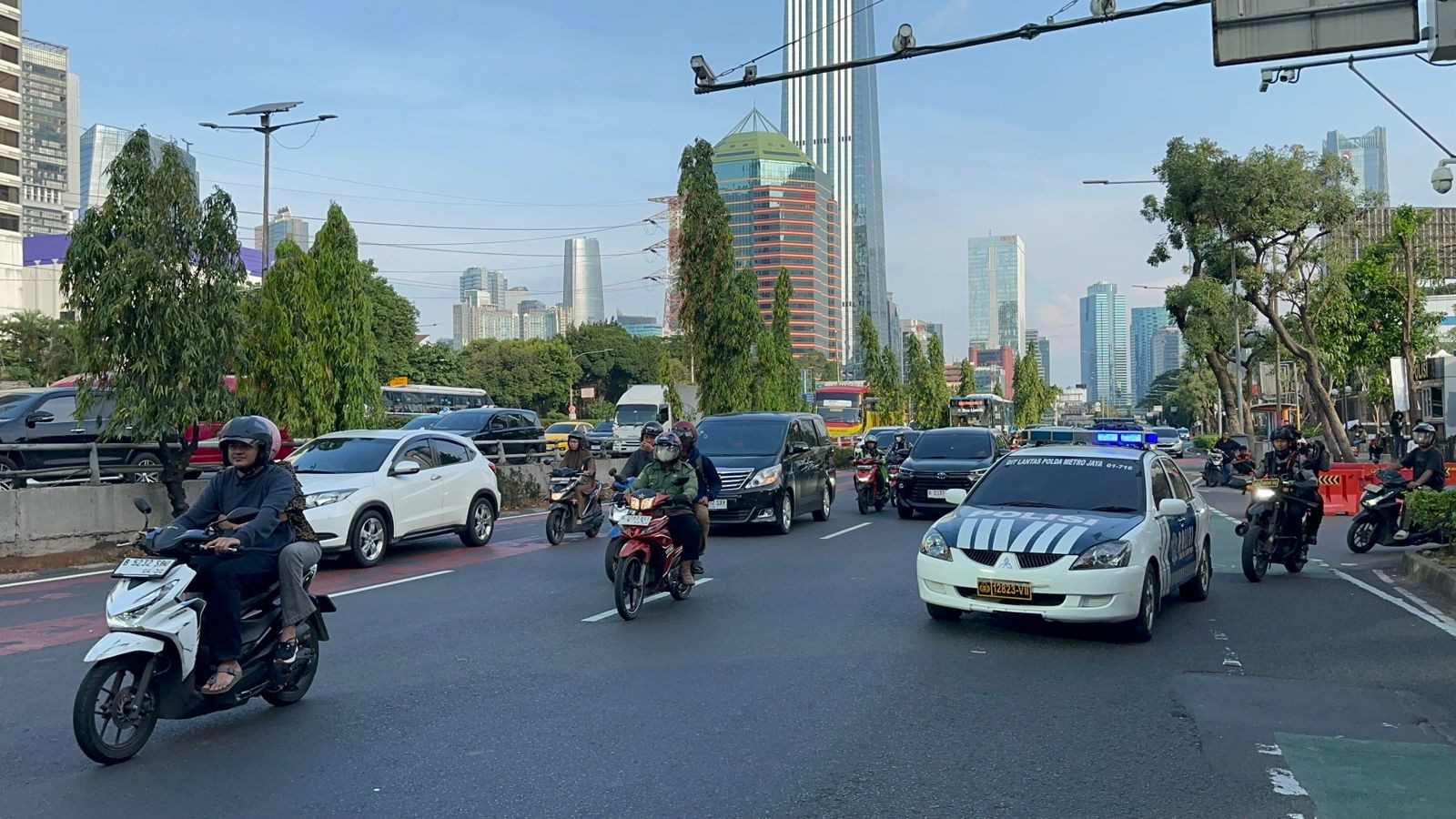 Jaga Jakarta, Polda Metro Jaya Gelar Patroli Skala Besar, Warga Bisa Interaksi Langsung dengan Polisi