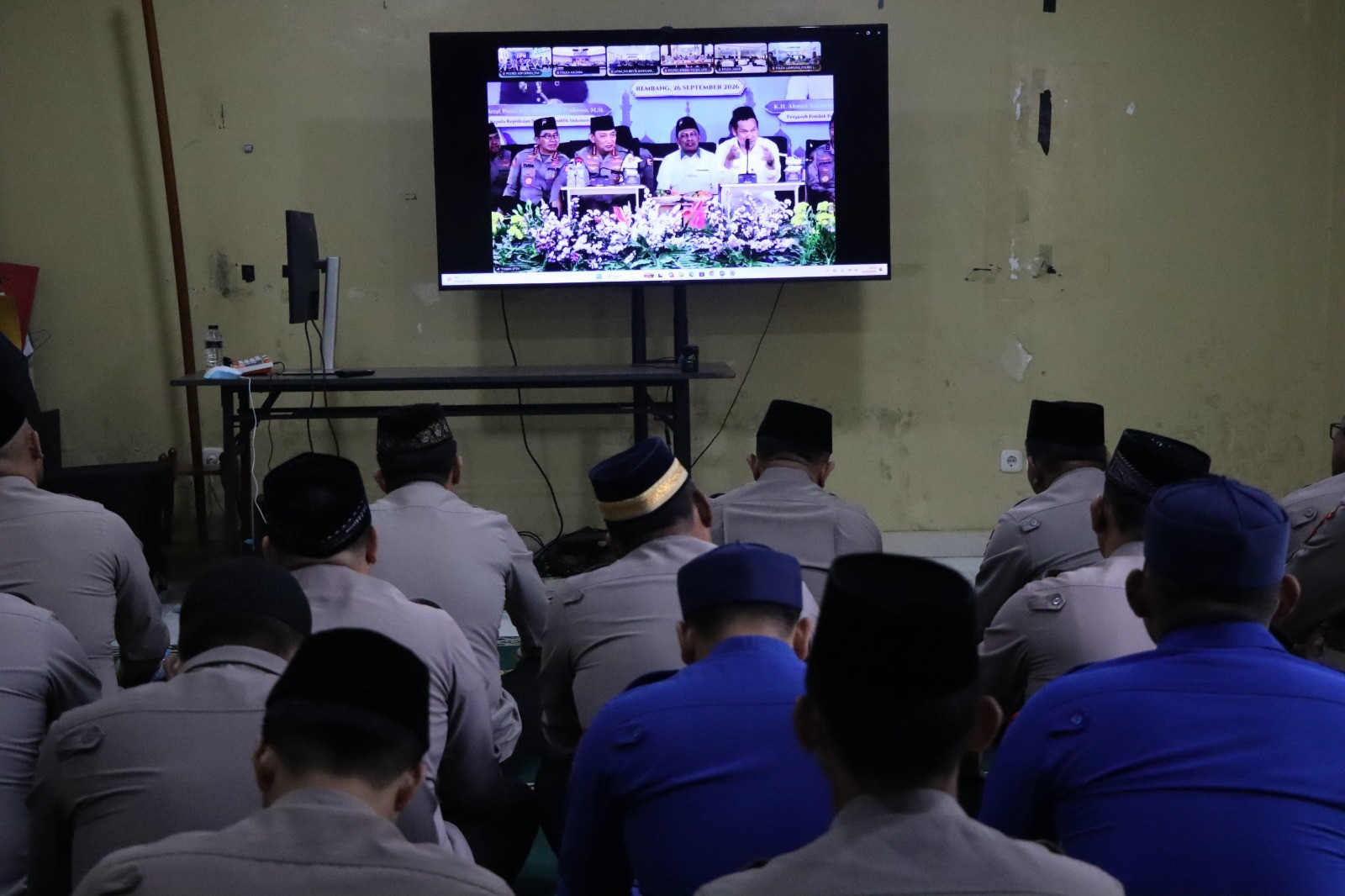 Kapolres Kepulauan Seribu Ikuti Ngaji Kebangsaan Bersama Kapolri dan Gus Baha Secara Daring
