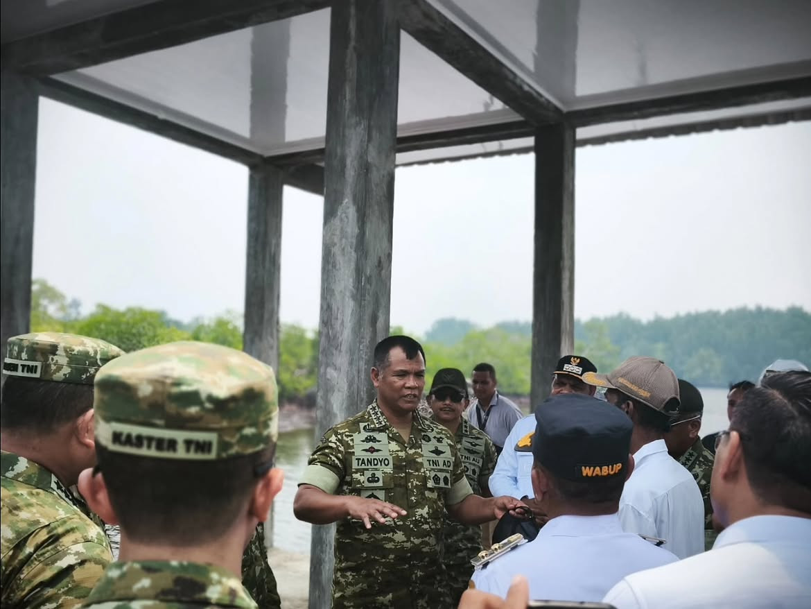 Wapang TNI Tinjau Yonif TP 859/RBK dan KDKMP di Papua
