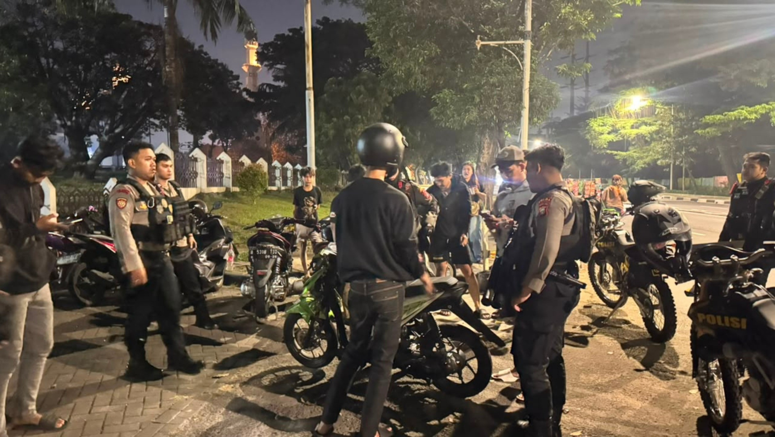 Brimob Polda Metro Jaya Bubarkan Balap Liar di Cipayung, Satu Motor Diamankan