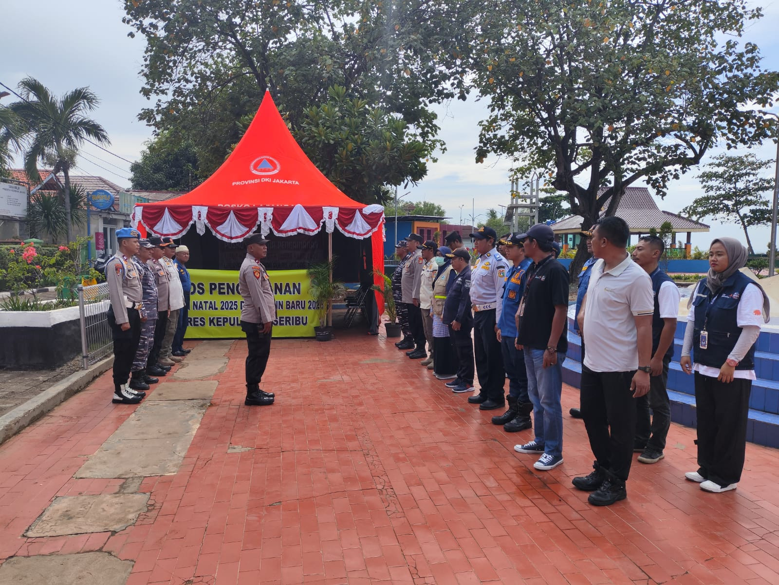 Pos Pengamanan Terpadu Layani Warga dan Wisatawan di Pulau Untung Jawa Sambut Nataru