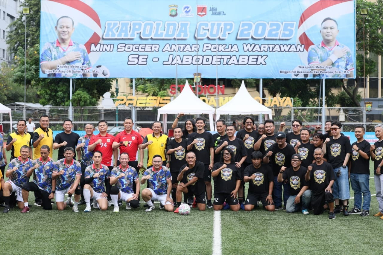 Minisoccer Bareng Wartawan Kapolda Metro Jaya Bangun Soliditas dan Sinergi