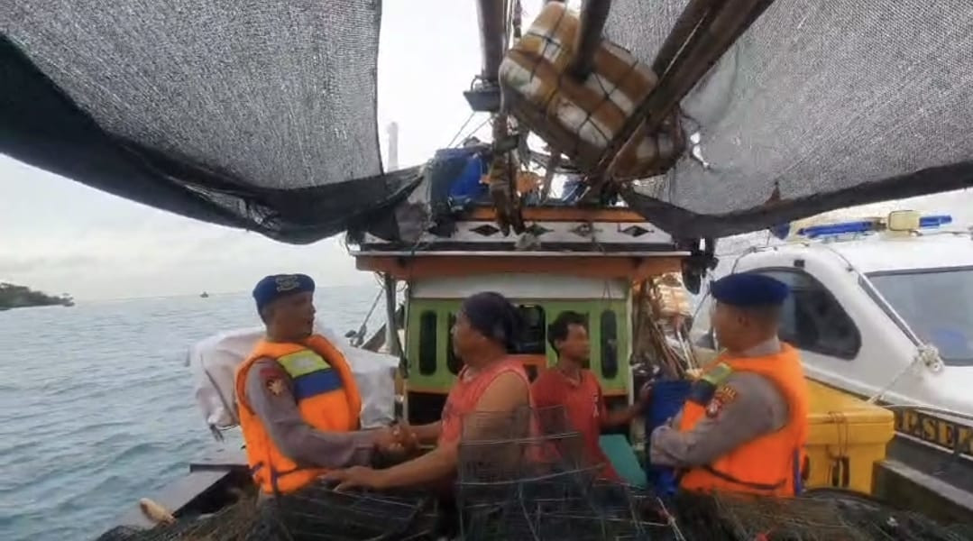 Patroli Dialogis Satpolairud di Laut Kepulauan Seribu, Polisi Ingatkan Nelayan Soal Keselamatan dan Cuaca Buruk