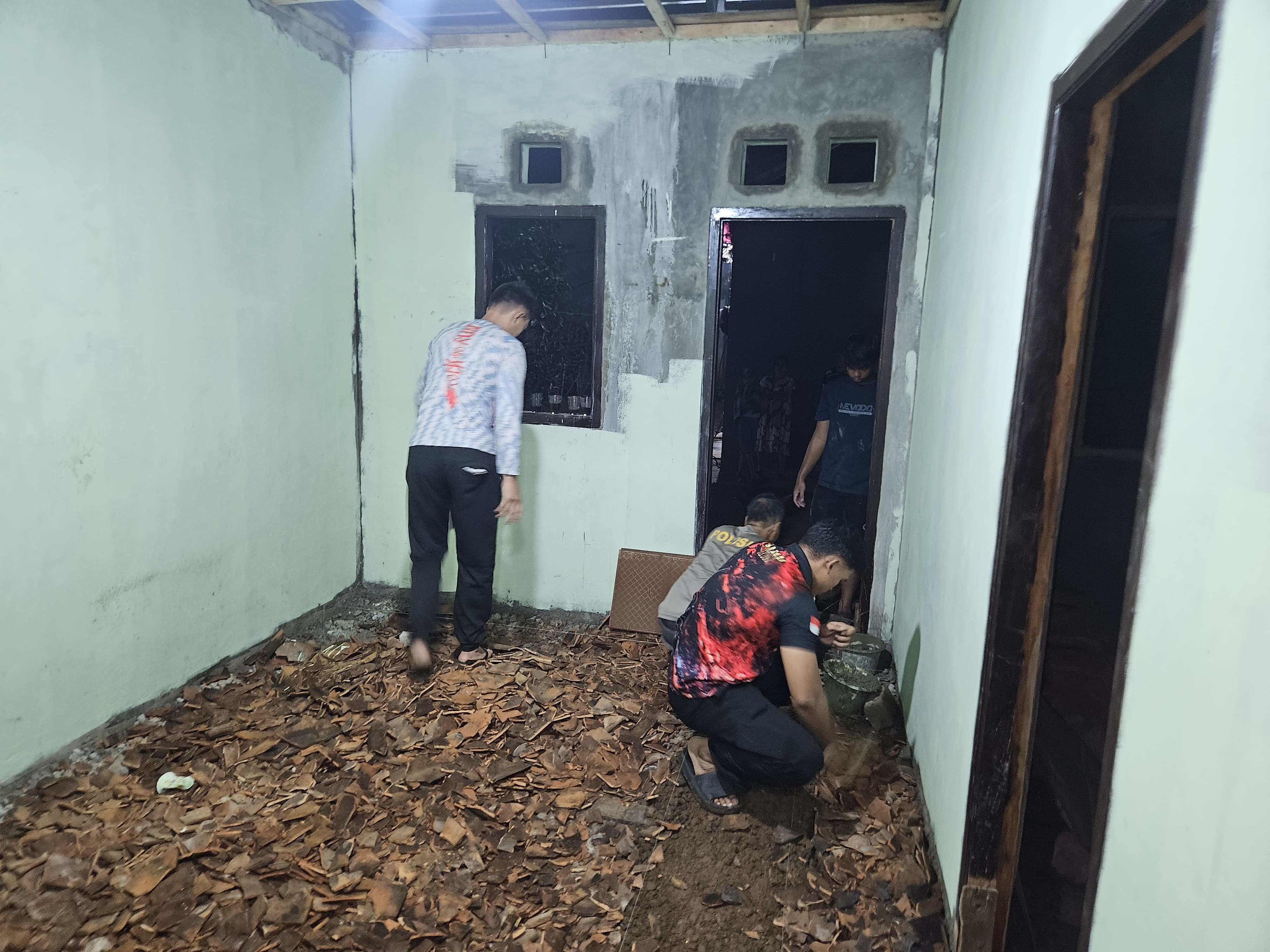 Pantang Pulang Sebelum Rampung, Satgas TMMD Ke 128 Kodim 0507/Bekasi Lembur Bangun Rutilahu