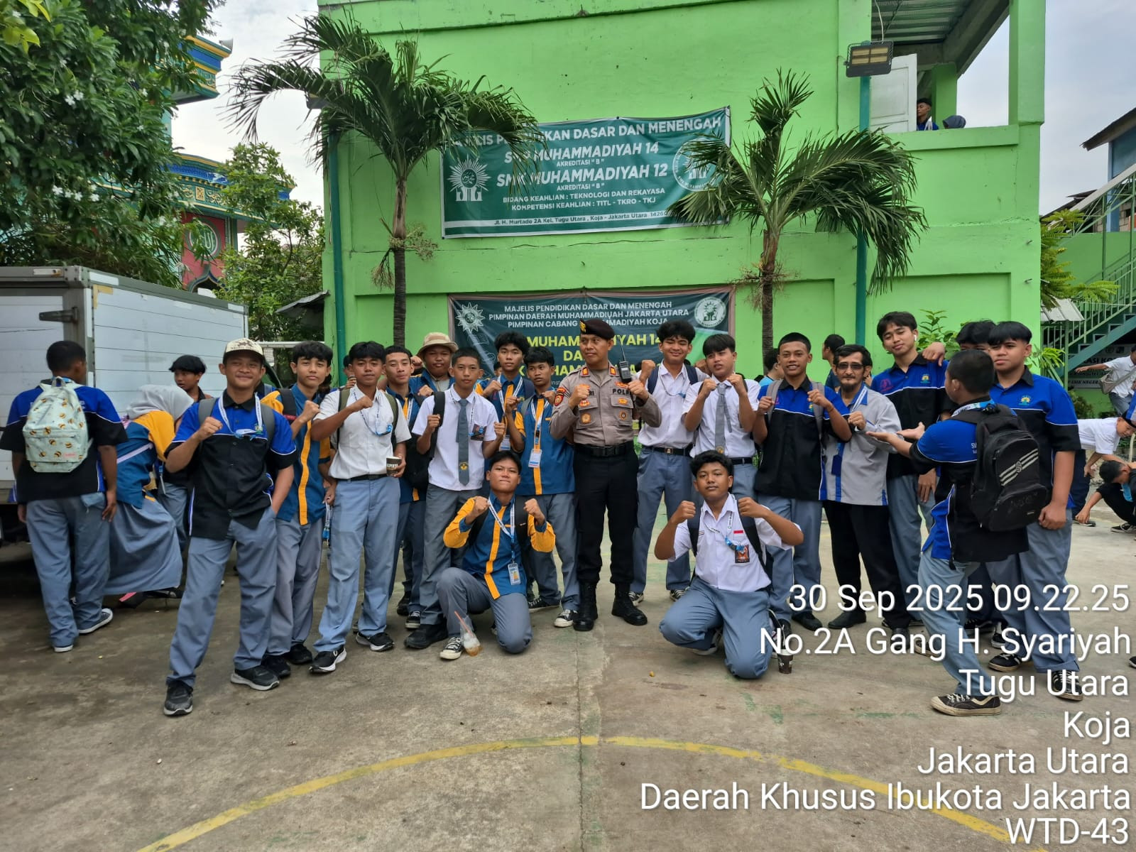 Polisi Sambangi SMK Muhammadiyah 12 Koja, Ajak Pelajar Fokus Belajar dan Jauhi Aksi Unjuk Rasa