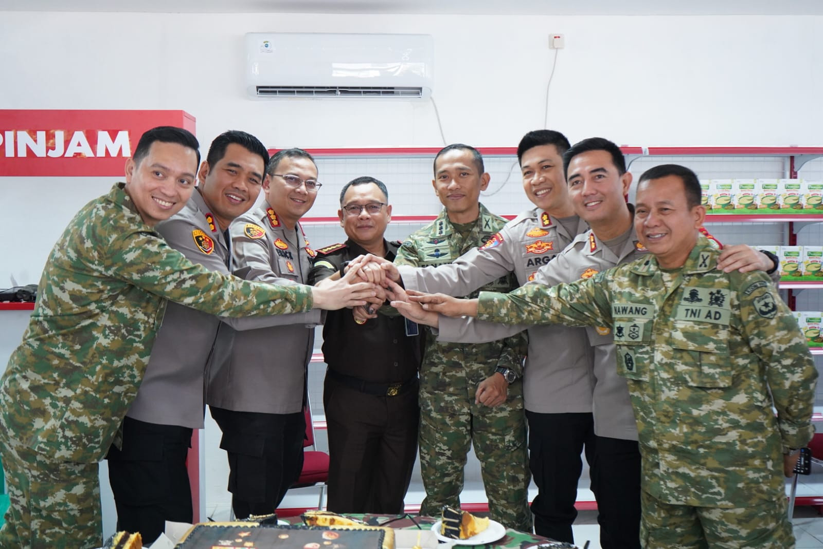 Forkopimko Jakarta Utara Beri Kejutan, Dandim 0502 Jakut Rayakan Ulang Tahun ke-44 di Koperasi Merah Putih
