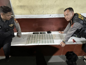 Gerak-gerik Mencurigakan, Dua Pengendara Diamankan Tim Patroli Presisi dengan Ratusan Pil Terlarang